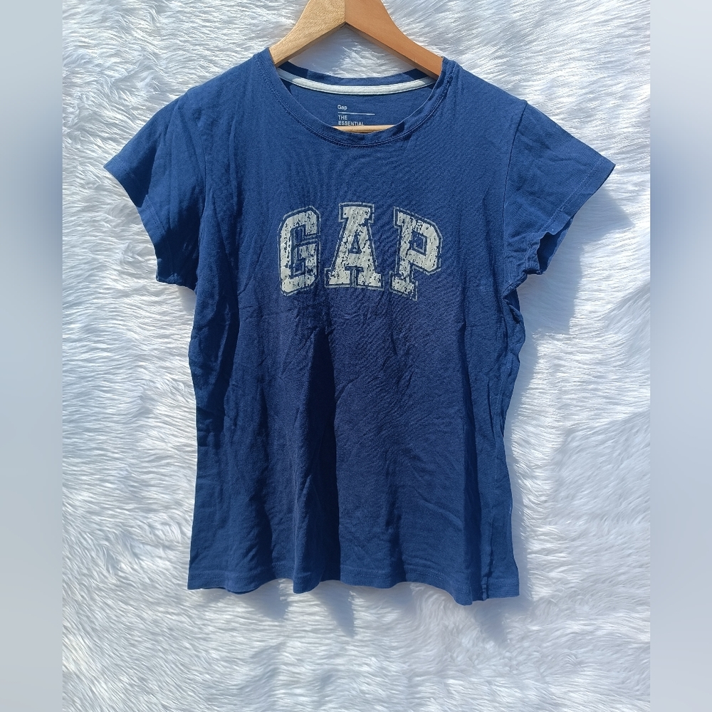 Gap Tee - Picture 2 of 5
